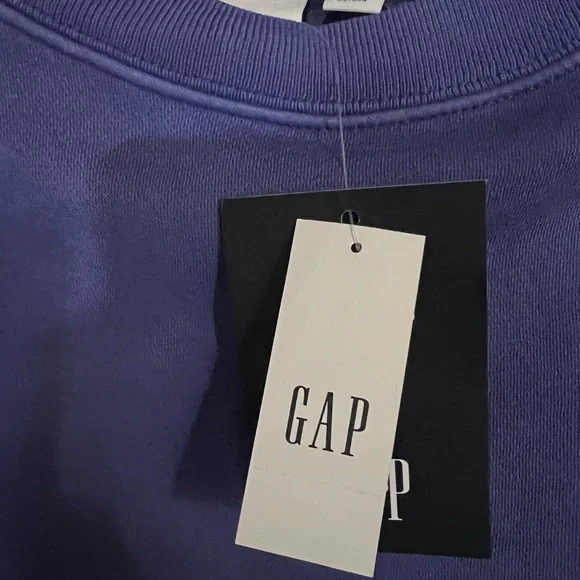 GAP Sweatsuit Jogger Set
Crop sweat top is XL
Sweat pants are size L - Picture 5 of 8